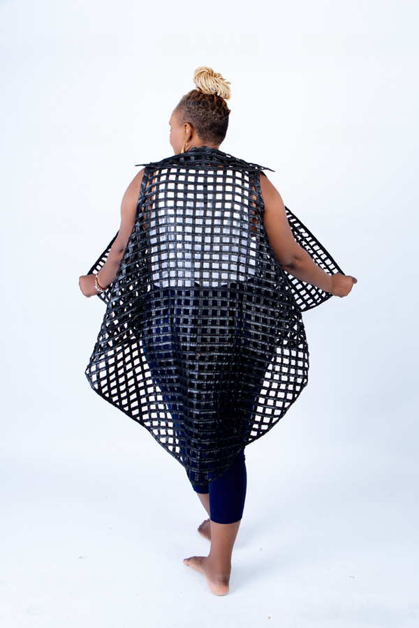 Berta Black Asymmetrical Weave Collared Sleeveless Kimono - Image 5