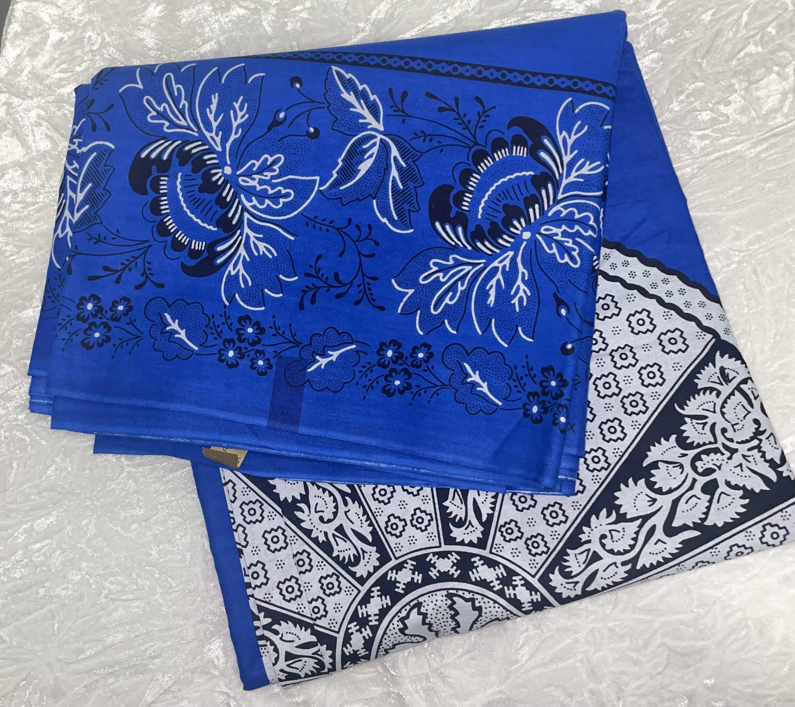 African Ankara White & Blue Geometric Leaf Style 6 Yards VIP Fabric - Image 2